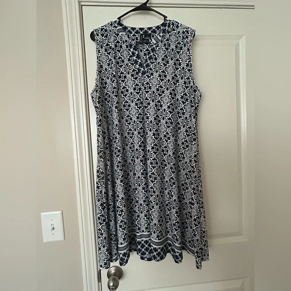 New Directions sleeveless dress. - Picture 1 of 3